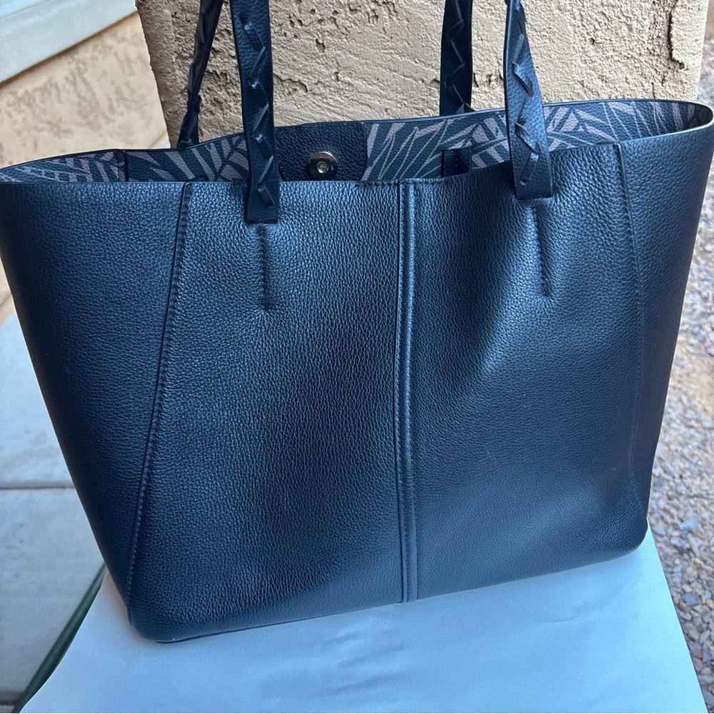 Tommy Bahama genuine leather gray leather tote like new - Picture 4 of 9